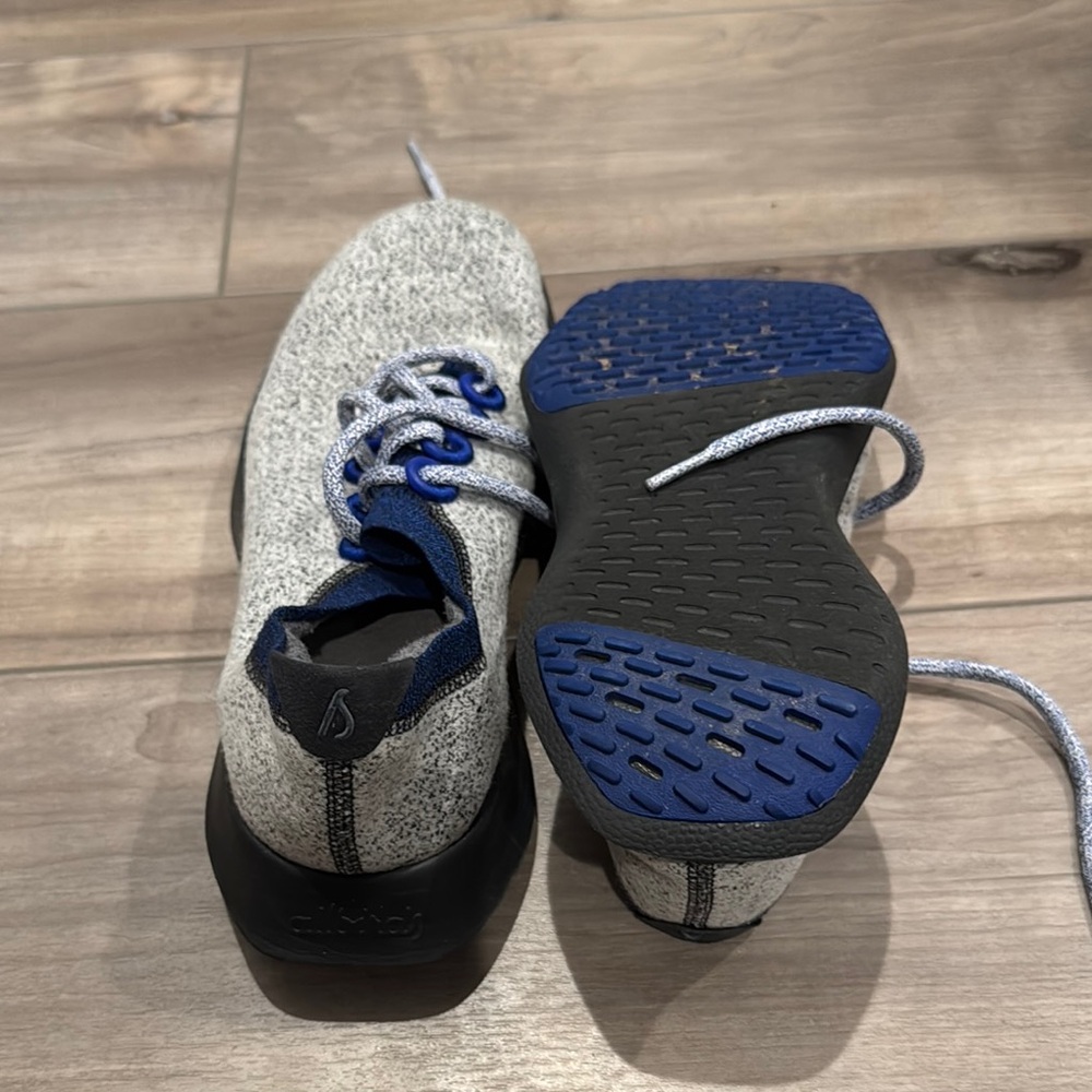 Allbirds women’s Gray and Blue Shoes. 9.5 - Picture 4 of 5